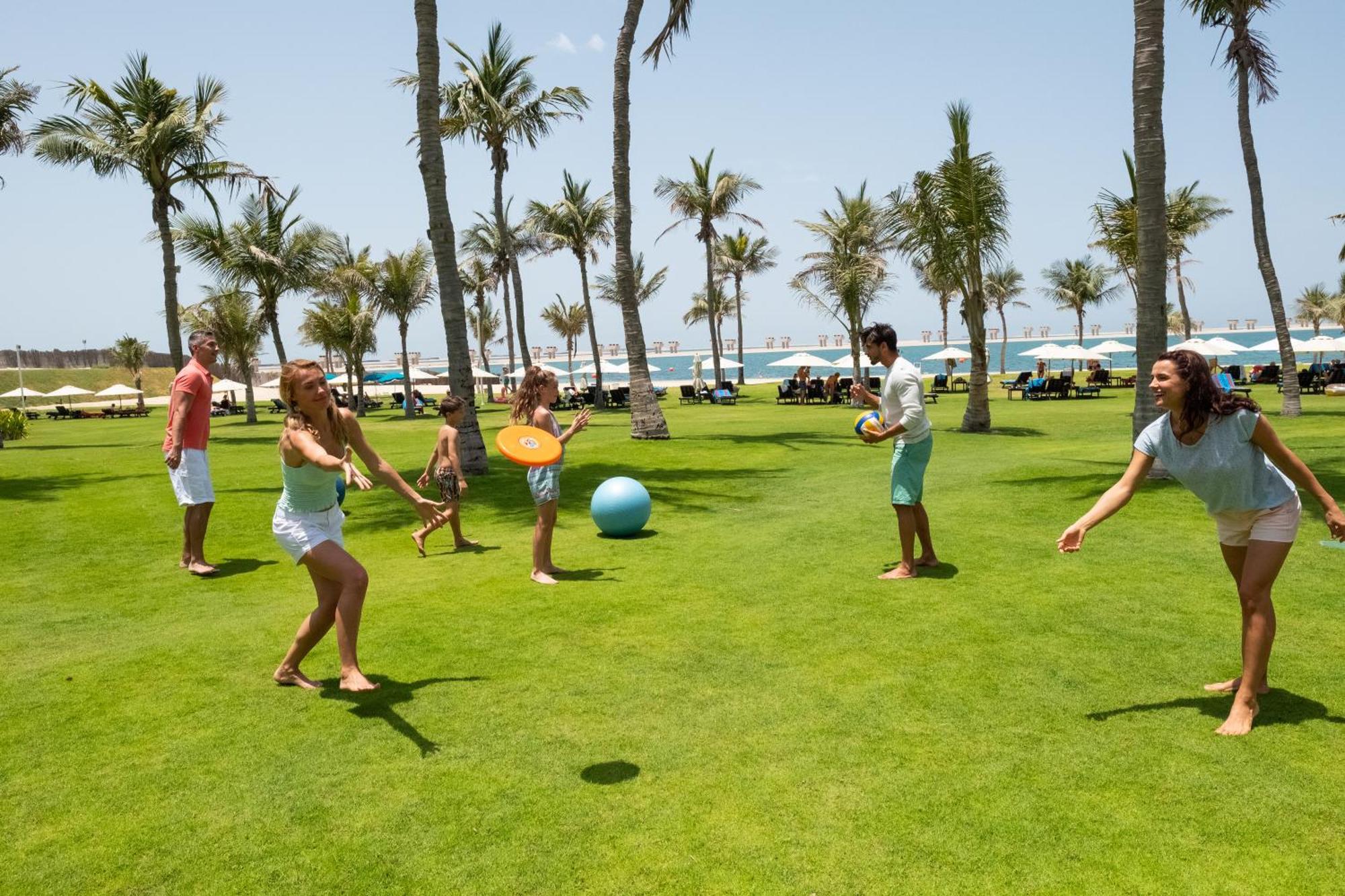Ja The Resort - Ja Lake View Hotel, Dubai Luaran gambar A game of rounders