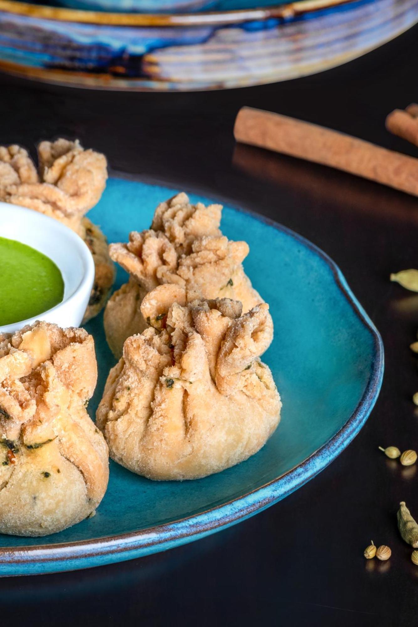 Ja The Resort - Ja Lake View Hotel, Dubai Luaran gambar A plate of deep-fried siu mai