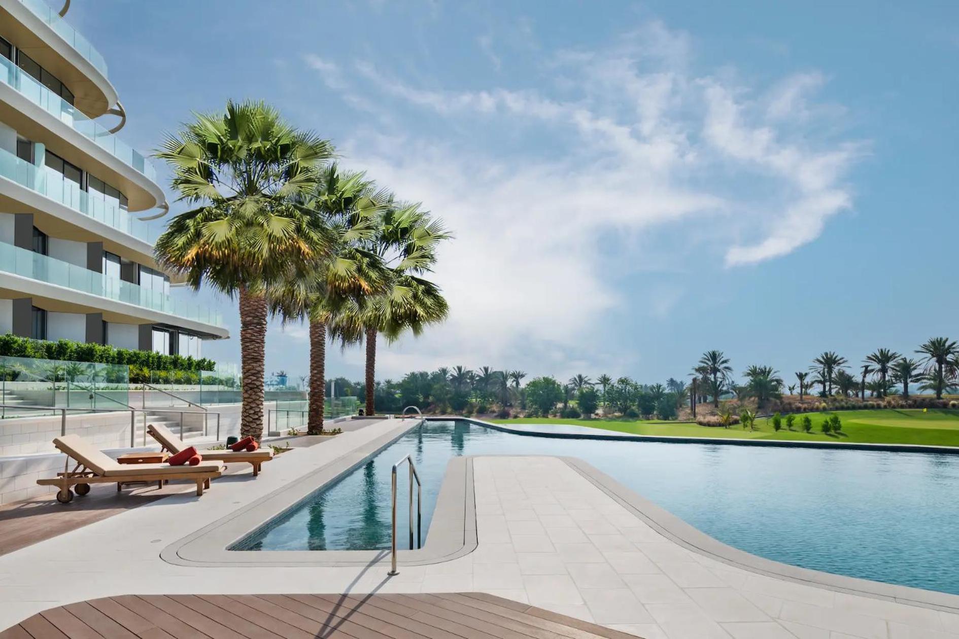 Ja The Resort - Ja Lake View Hotel, Dubai Luaran gambar The swimming pool at the complex